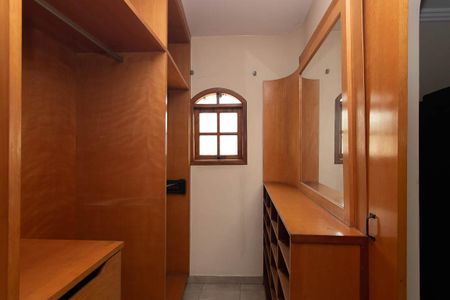 Casa à venda com 560m², 4 quartos e 10 vagasCloset da suíte