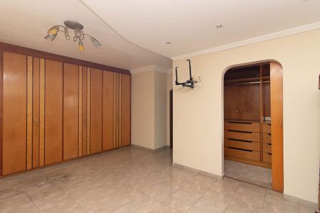 Casa à venda com 560m², 4 quartos e 10 vagasQuarto Suíte