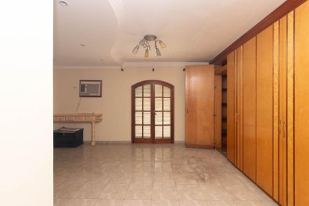Casa à venda com 560m², 4 quartos e 10 vagasQuarto Suíte