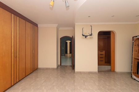 Casa à venda com 560m², 4 quartos e 10 vagasQuarto Suíte