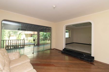 Casa à venda com 560m², 4 quartos e 10 vagasSala de estar