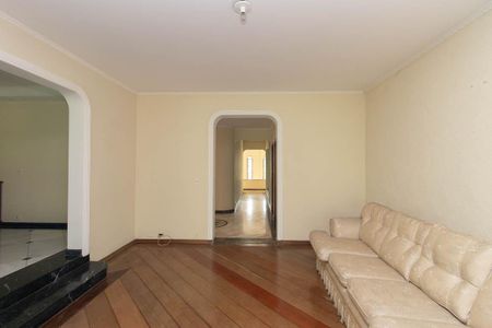 Casa à venda com 560m², 4 quartos e 10 vagasSala de estar