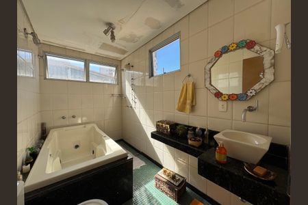 Apartamento à venda com 195m², 4 quartos e 2 vagas