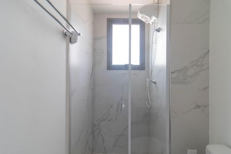 Banheiro de kitnet/studio para alugar com 1 quarto, 32m² em Pompeia, São Paulo