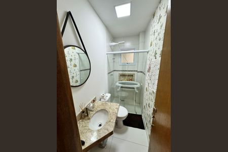 Banheiro de casa de condomínio para alugar com 2 quartos, 96m² em Jardim Izildinha, Guarulhos
