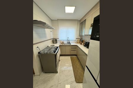 Cozinha de casa de condomínio para alugar com 2 quartos, 96m² em Jardim Izildinha, Guarulhos
