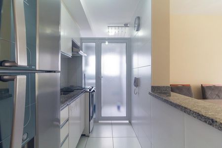 Cozinha de apartamento para alugar com 3 quartos, 62m² em Jardim Guairaca, São Paulo