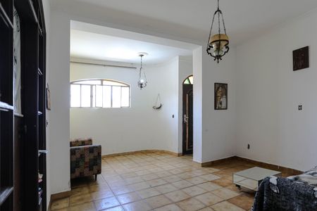 Sala de casa para alugar com 4 quartos, 40m² em Centro, Mogi das Cruzes