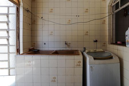 Casa para alugar com 40m², 4 quartos e sem vagaÁrea de Serviços