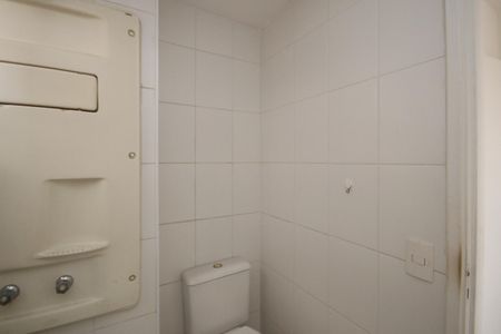 Apartamento à venda com 65m², 3 quartos e 1 vaga Apartamento à venda com 65m², 3 quartos e 1 vagaBanheiro da Suíte