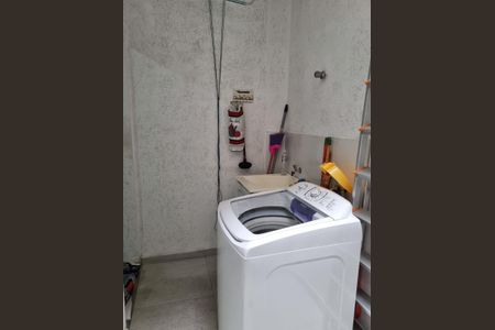 Casa de condomínio à venda com 57m², 2 quartos e 1 vagaÁrea de serviço