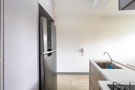 Apartamento para alugar com 35m², 2 quartos e sem vaga Apartamento para alugar com 35m², 2 quartos e sem vagaCozinha e área de serviço