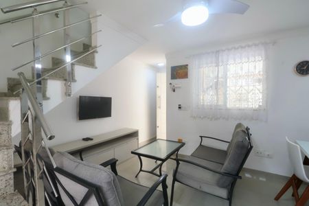 Casa para alugar com 110m², 3 quartos e 2 vagas Casa para alugar com 110m², 3 quartos e 2 vagasSala