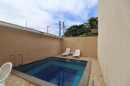 Casa para alugar com 110m², 3 quartos e 2 vagas Casa para alugar com 110m², 3 quartos e 2 vagasÁrea comum - Piscina