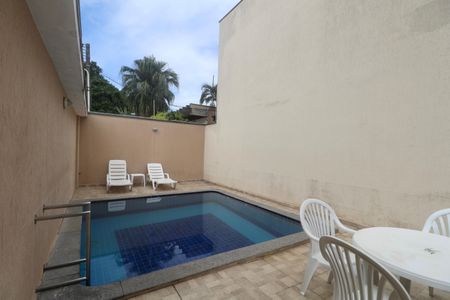 Casa para alugar com 110m², 3 quartos e 2 vagas Casa para alugar com 110m², 3 quartos e 2 vagasÁrea comum - Piscina