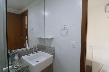 Casa para alugar com 110m², 3 quartos e 2 vagas Casa para alugar com 110m², 3 quartos e 2 vagasBanheiro Suíte