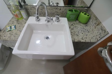 Casa para alugar com 110m², 3 quartos e 2 vagas Casa para alugar com 110m², 3 quartos e 2 vagasBanheiro Social