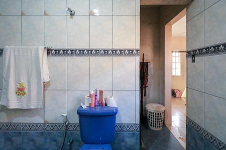 Casa para alugar com 279m², 3 quartos e 5 vagas Casa para alugar com 279m², 3 quartos e 5 vagasBanheiro da Suíte 1