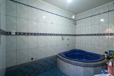 Casa para alugar com 279m², 3 quartos e 5 vagas Casa para alugar com 279m², 3 quartos e 5 vagasBanheiro da Suíte 1