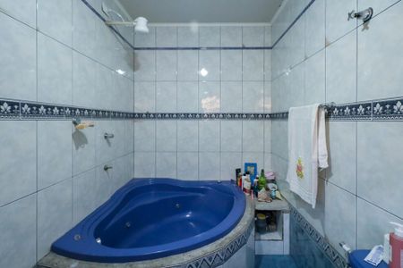 Casa para alugar com 279m², 3 quartos e 5 vagas Casa para alugar com 279m², 3 quartos e 5 vagasBanheiro da Suíte 1