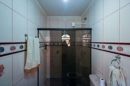 Casa para alugar com 279m², 3 quartos e 5 vagas Casa para alugar com 279m², 3 quartos e 5 vagasBanheiro da Suíte 2