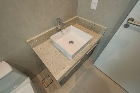Apartamento para alugar com 81m², 2 quartos e 1 vaga Apartamento para alugar com 81m², 2 quartos e 1 vagaBanheiro
