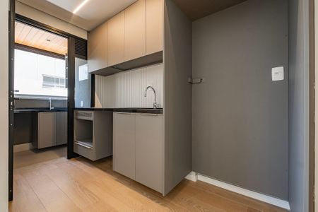 Apartamento para alugar com 81m², 2 quartos e 1 vaga Apartamento para alugar com 81m², 2 quartos e 1 vagaSala/Cozinha