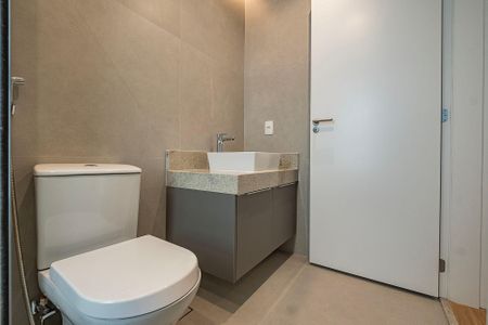 Apartamento para alugar com 81m², 2 quartos e 1 vaga Apartamento para alugar com 81m², 2 quartos e 1 vagaBanheiro