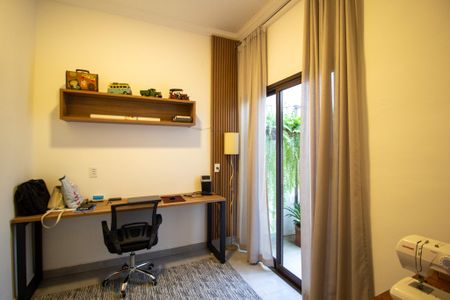 Casa de condomínio para alugar com 205m², 3 quartos e 2 vagasEscritorio 