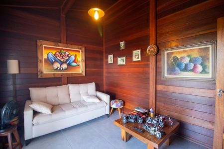 Sala de TV  de casa de condomínio para alugar com 3 quartos, 205m² em Jardim Astro, Sorocaba