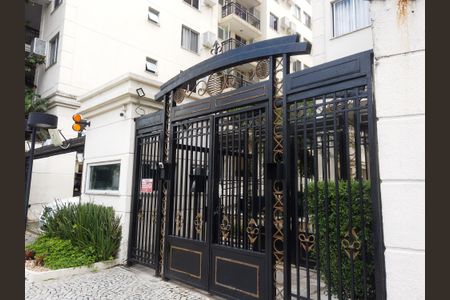 Apartamento para alugar com 68m², 2 quartos e 1 vagaFachada