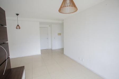 Apartamento para alugar com 68m², 2 quartos e 1 vagaSala