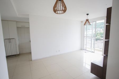 Apartamento para alugar com 68m², 2 quartos e 1 vagaSala