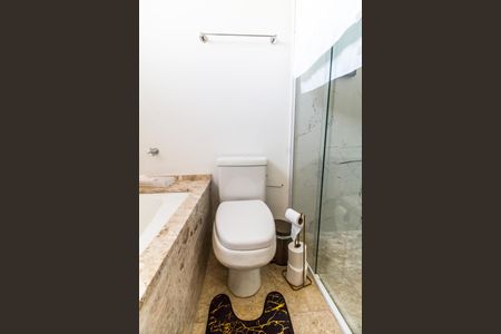 Apartamento para alugar com 367m², 5 quartos e 4 vagas Apartamento para alugar com 367m², 5 quartos e 4 vagasBanheiro da Suíte