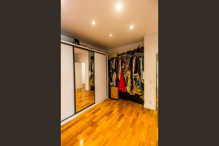 Apartamento para alugar com 367m², 5 quartos e 4 vagas Apartamento para alugar com 367m², 5 quartos e 4 vagasCloset da suíte