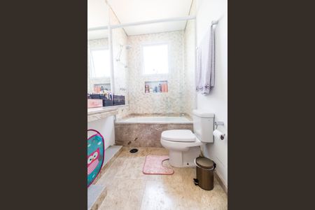 Apartamento para alugar com 367m², 5 quartos e 4 vagas Apartamento para alugar com 367m², 5 quartos e 4 vagasBanheiro da Suíte