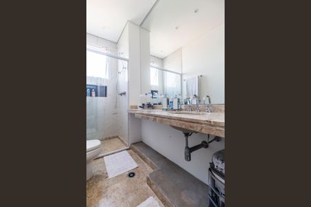 Apartamento para alugar com 367m², 5 quartos e 4 vagas Apartamento para alugar com 367m², 5 quartos e 4 vagasBanheiro da Suíte