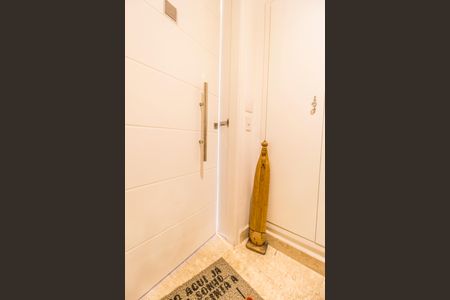 Apartamento para alugar com 367m², 5 quartos e 4 vagas Apartamento para alugar com 367m², 5 quartos e 4 vagasHall de entrada