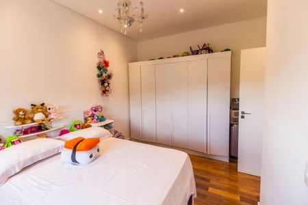 Apartamento para alugar com 367m², 5 quartos e 4 vagas Apartamento para alugar com 367m², 5 quartos e 4 vagasQuarto 4