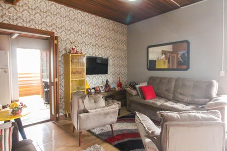 Casa à venda com 210m², 6 quartos e 2 vagas Casa à venda com 210m², 6 quartos e 2 vagasSala