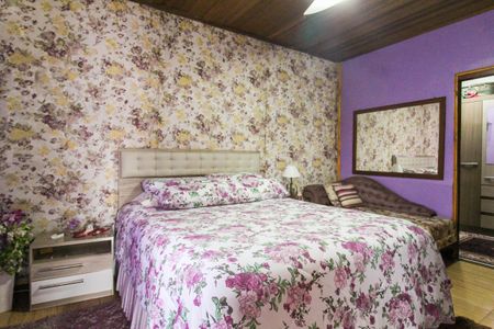 Casa à venda com 210m², 6 quartos e 2 vagas Casa à venda com 210m², 6 quartos e 2 vagasSuíte