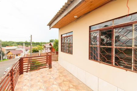 Casa à venda com 210m², 6 quartos e 2 vagas Casa à venda com 210m², 6 quartos e 2 vagasÁrea externa