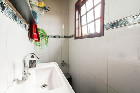 Casa à venda com 210m², 6 quartos e 2 vagas Casa à venda com 210m², 6 quartos e 2 vagasLavabo