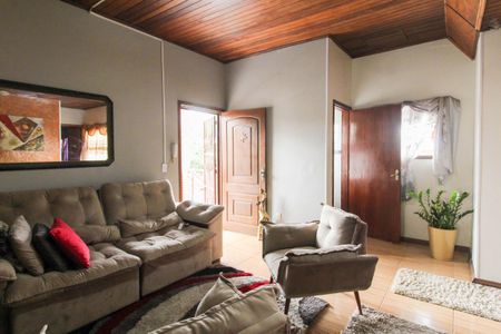 Sala de casa à venda com 6 quartos, 210m² em Olaria, Canoas