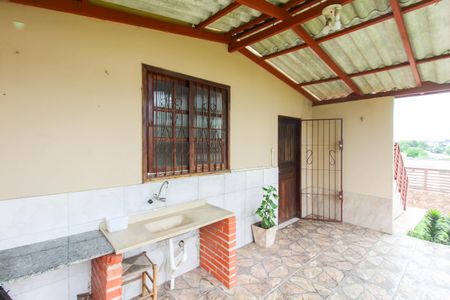 Casa à venda com 210m², 6 quartos e 2 vagas Casa à venda com 210m², 6 quartos e 2 vagasÁrea externa