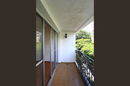 Apartamento à venda com 104m², 2 quartos e 2 vagas Apartamento à venda com 104m², 2 quartos e 2 vagasvaranda