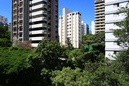 varanda vista de apartamento à venda com 2 quartos, 104m² em Real Parque, São Paulo