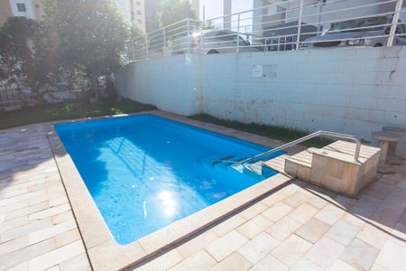 Apartamento para alugar com 55m², 2 quartos e 1 vaga Apartamento para alugar com 55m², 2 quartos e 1 vagaÁrea Comum - Piscina