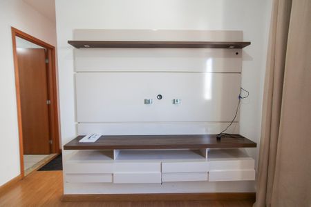 Sala de apartamento para alugar com 2 quartos, 55m² em Shopping Park, Uberlândia