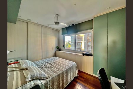 Quarto de apartamento à venda com 2 quartos, 94m² em Petrópolis, Porto Alegre